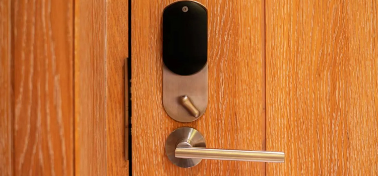 Automatic Locking Door Knob Monterey
